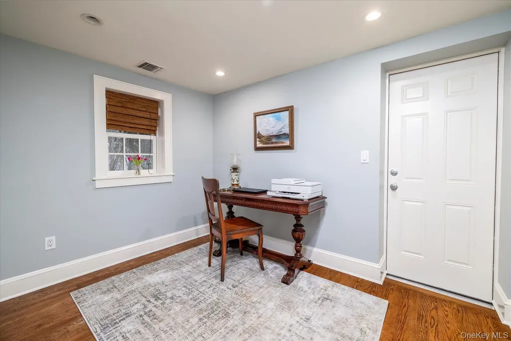 34 Saint Thomas Place Malverne NY 11565