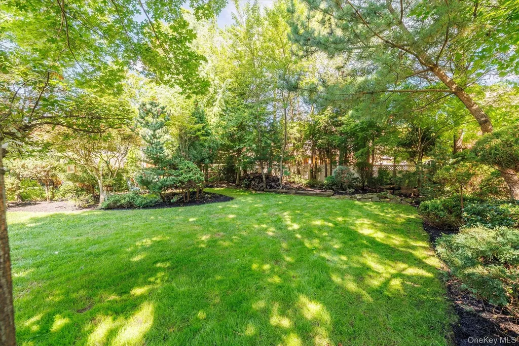 34 Saint Thomas Place Malverne NY 11565