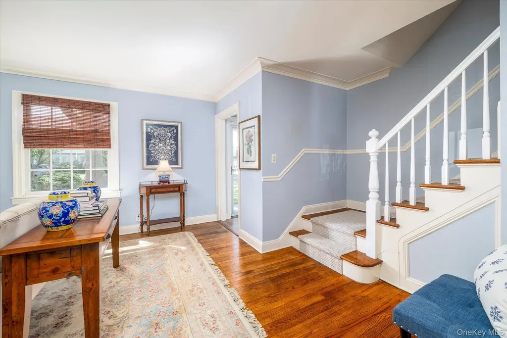 34 Saint Thomas Place Malverne NY 11565