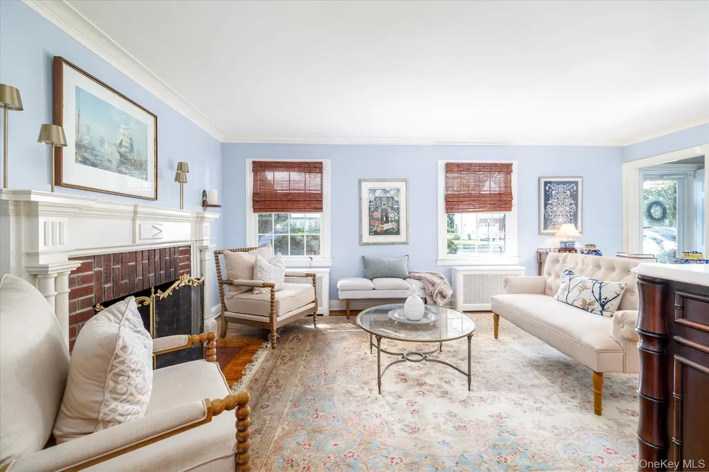 34 Saint Thomas Place Malverne NY 11565