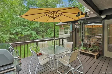 81 Montrose Station Road Montrose NY 10548