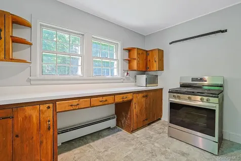 81 Montrose Station Road Montrose NY 10548