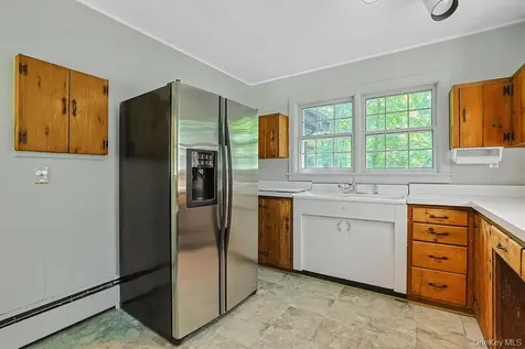 81 Montrose Station Road Montrose NY 10548