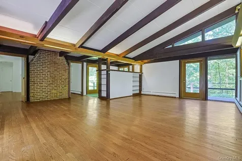 81 Montrose Station Road Montrose NY 10548