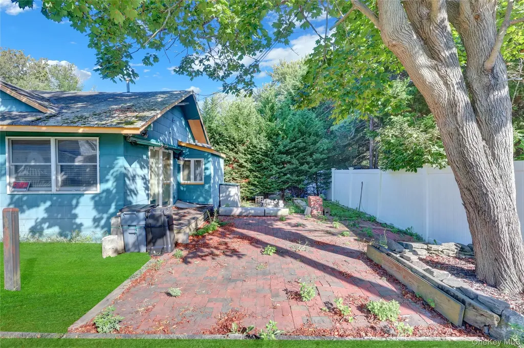 23 Furman Lane Patchogue NY 11772