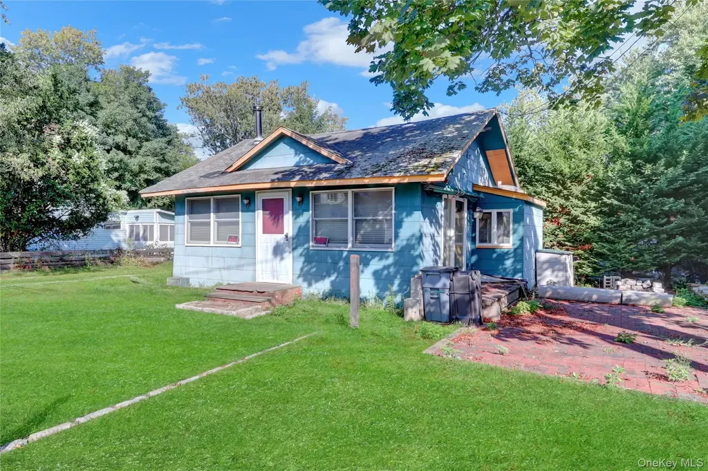23 Furman Lane Patchogue NY 11772