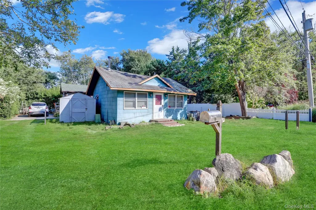 23 Furman Lane Patchogue NY 11772