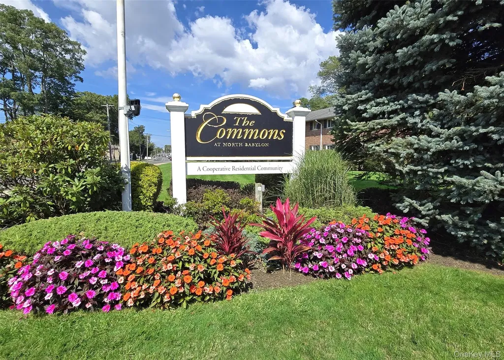 265 Edmunton North Babylon NY 11703