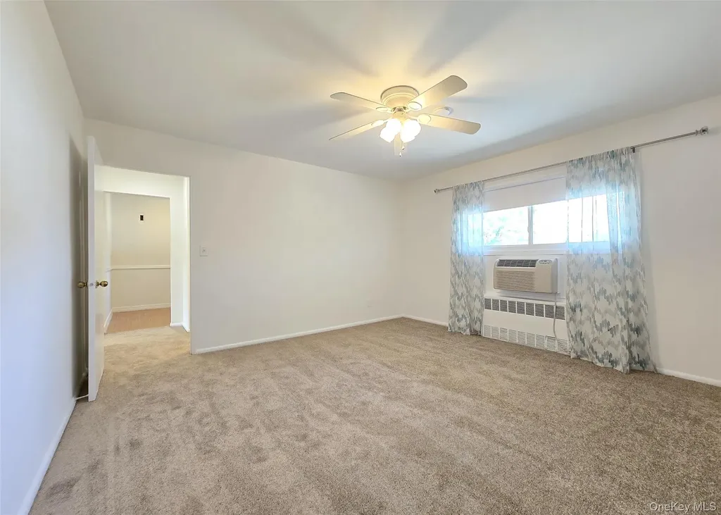 265 Edmunton North Babylon NY 11703