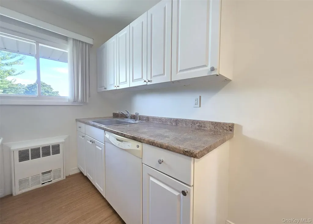 265 Edmunton North Babylon NY 11703