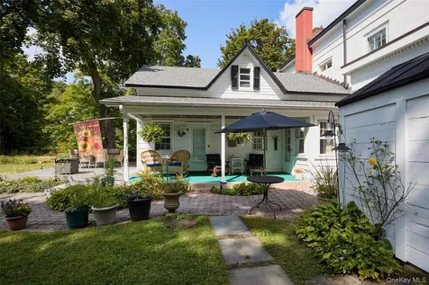 19 Orange Turnpike Sloatsburg NY 10974