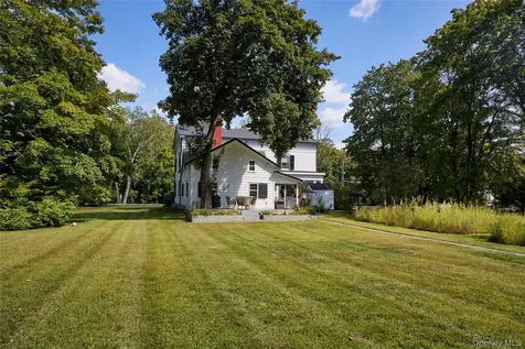 19 Orange Turnpike Sloatsburg NY 10974