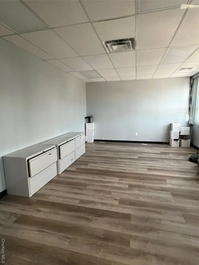 1805 #11 5th Avenue Bay Shore NY 11706