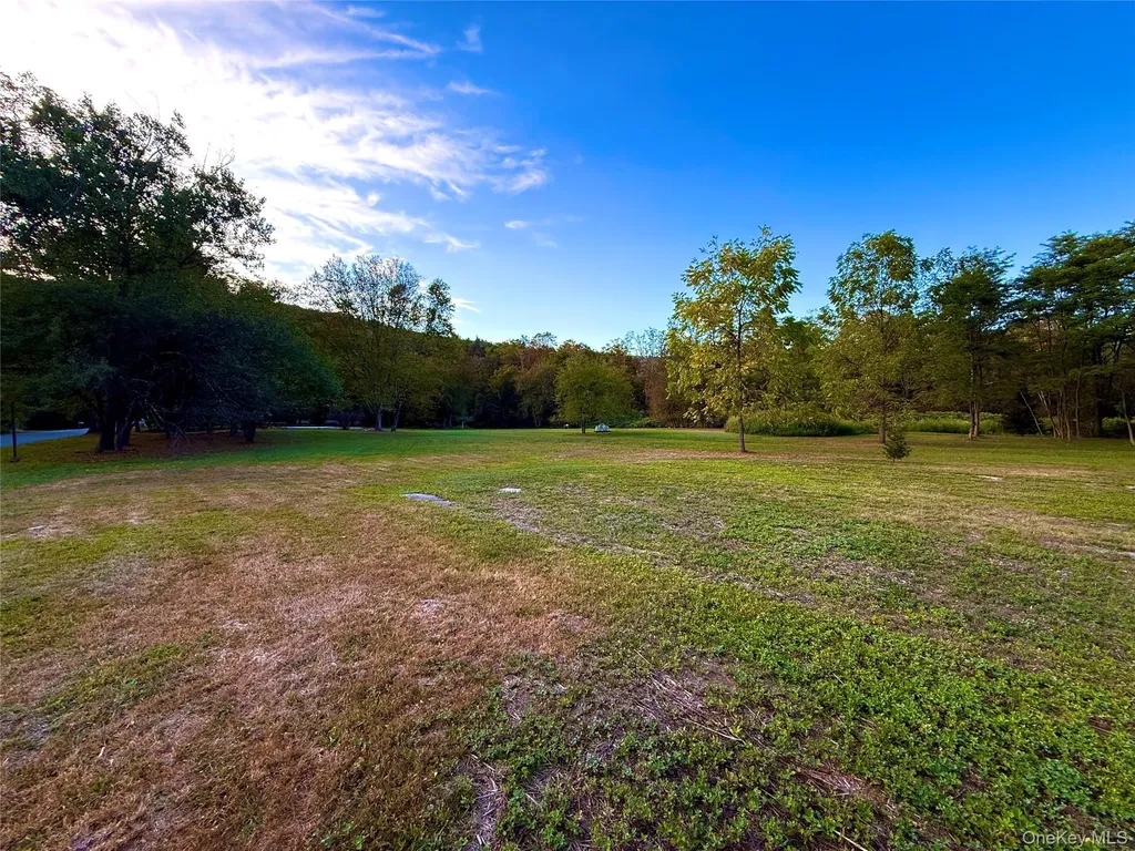 27 Hust Road North Branch NY 12766