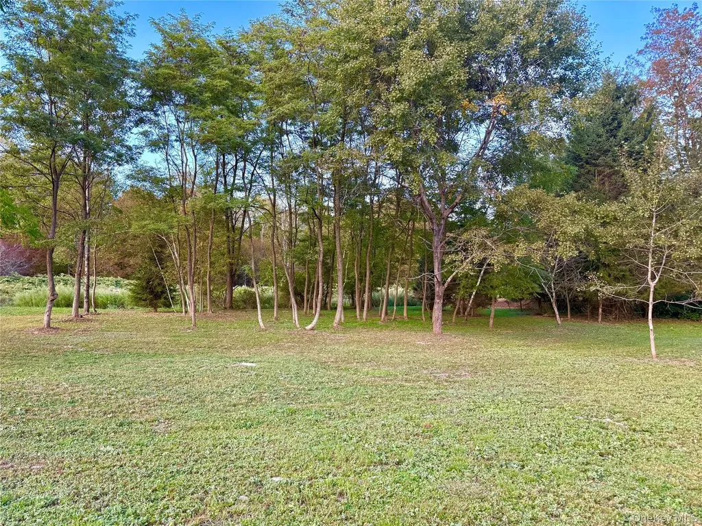 27 Hust Road North Branch NY 12766