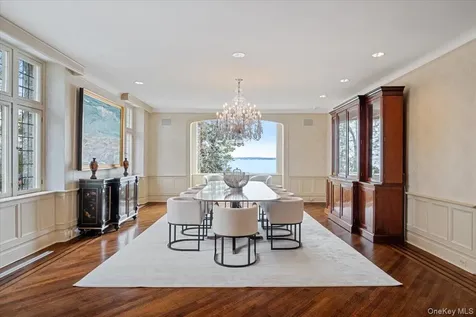 19 Oak Bluff Avenue Larchmont NY 10538