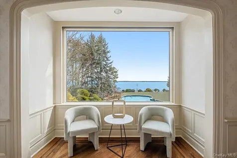 19 Oak Bluff Avenue Larchmont NY 10538