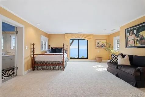 19 Oak Bluff Avenue Larchmont NY 10538