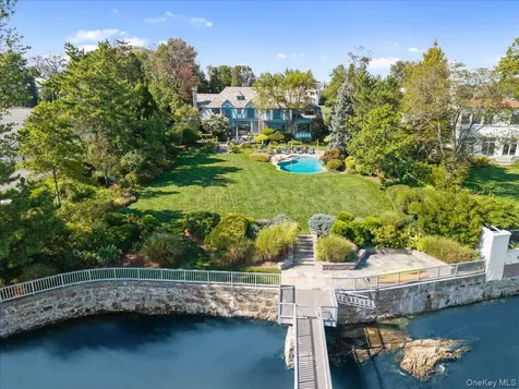 19 Oak Bluff Avenue Larchmont NY 10538