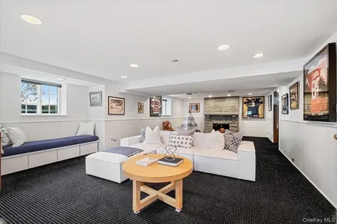 19 Oak Bluff Avenue Larchmont NY 10538