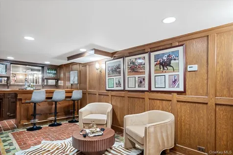 19 Oak Bluff Avenue Larchmont NY 10538