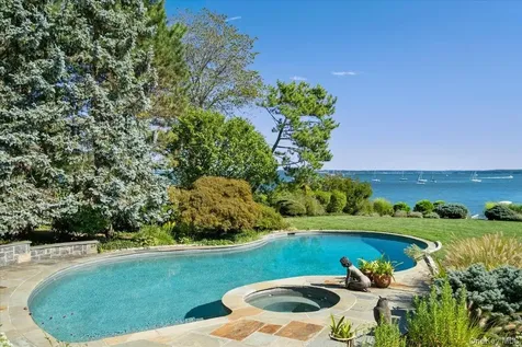 19 Oak Bluff Avenue Larchmont NY 10538