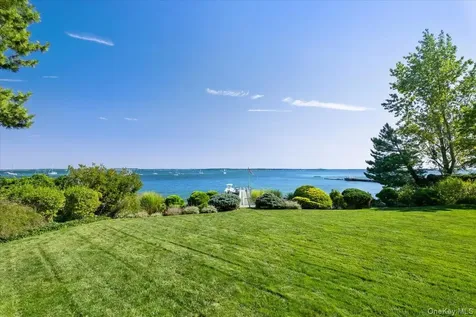 19 Oak Bluff Avenue Larchmont NY 10538