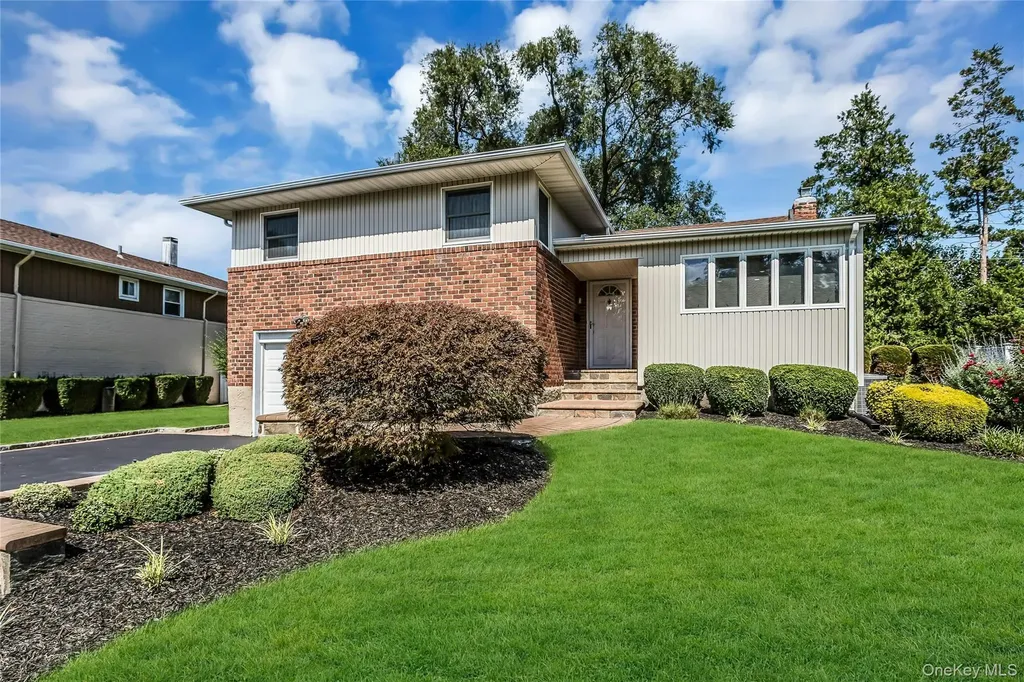 14 Judith Street Plainview NY 11803