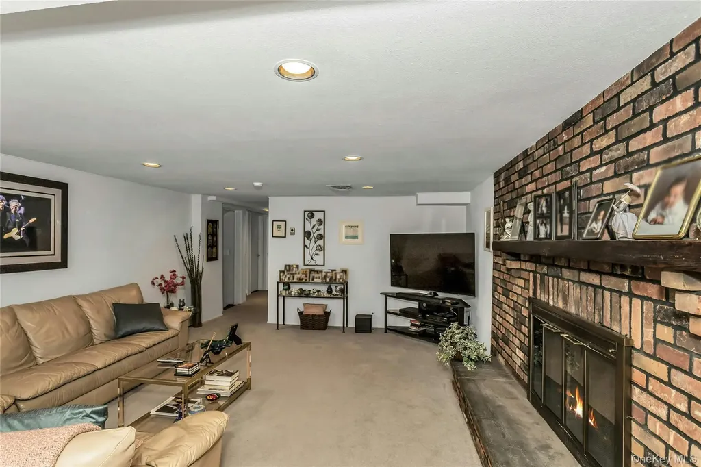 14 Judith Street Plainview NY 11803