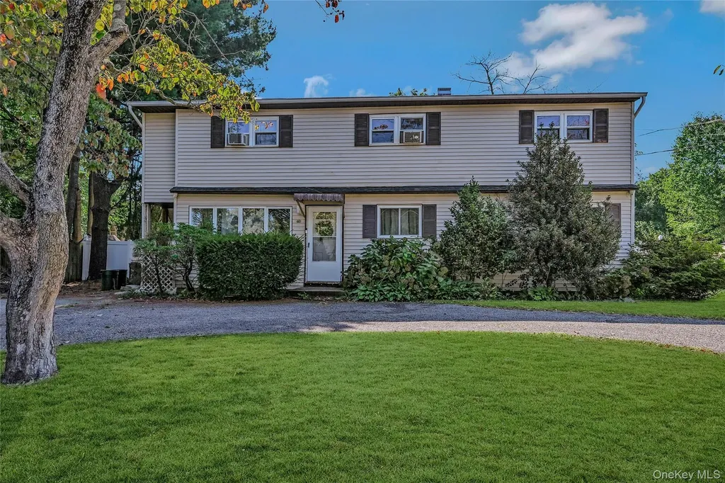 60 E Belmont Street Bay Shore NY 11706
