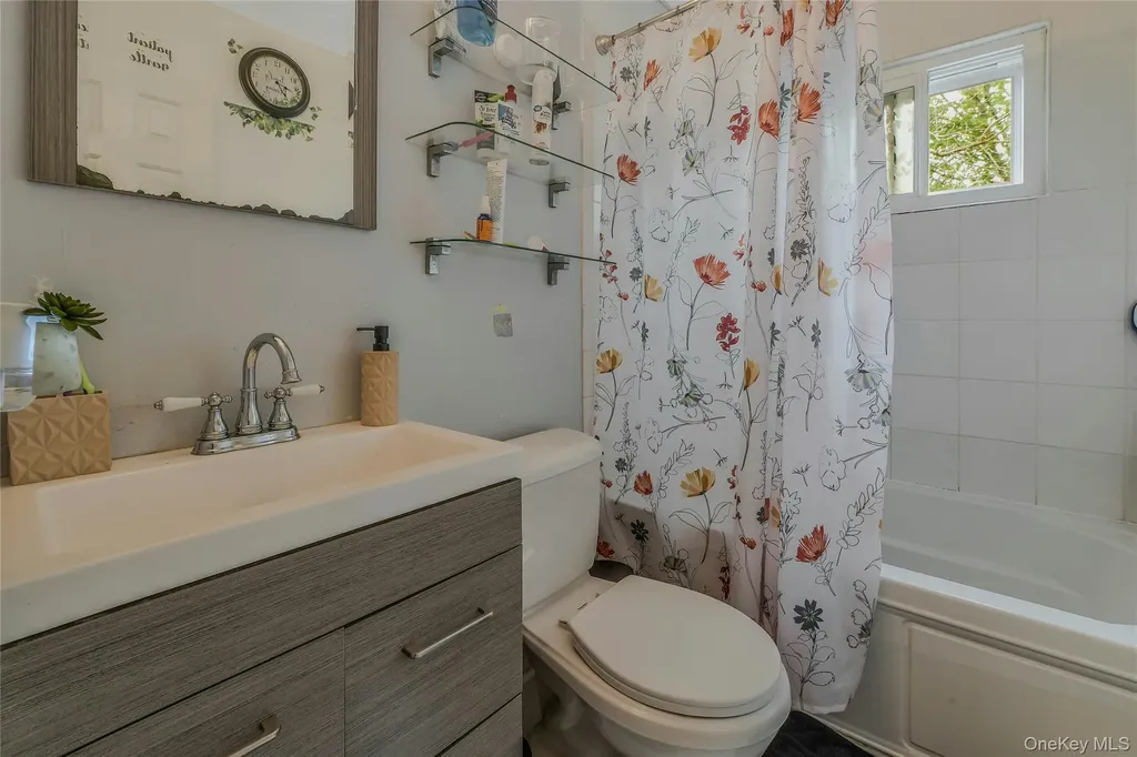 60 E Belmont Street Bay Shore NY 11706