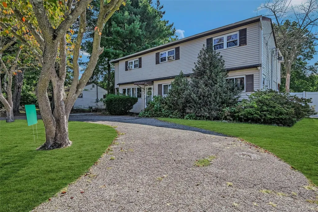 60 E Belmont Street Bay Shore NY 11706