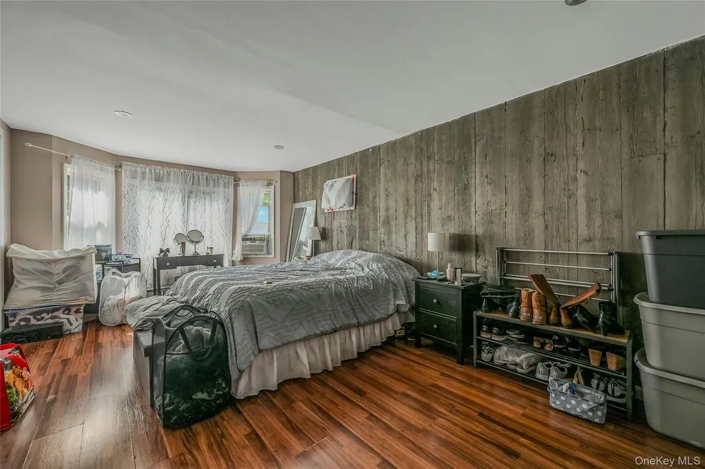 60 E Belmont Street Bay Shore NY 11706