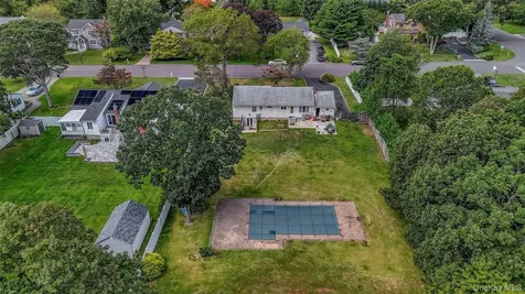 293 Blake Avenue Bohemia NY 11716