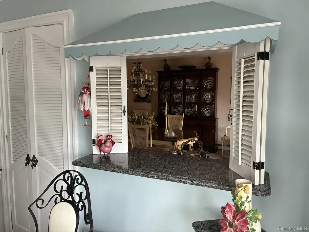 20 Shelbourne Lane Commack NY 11725