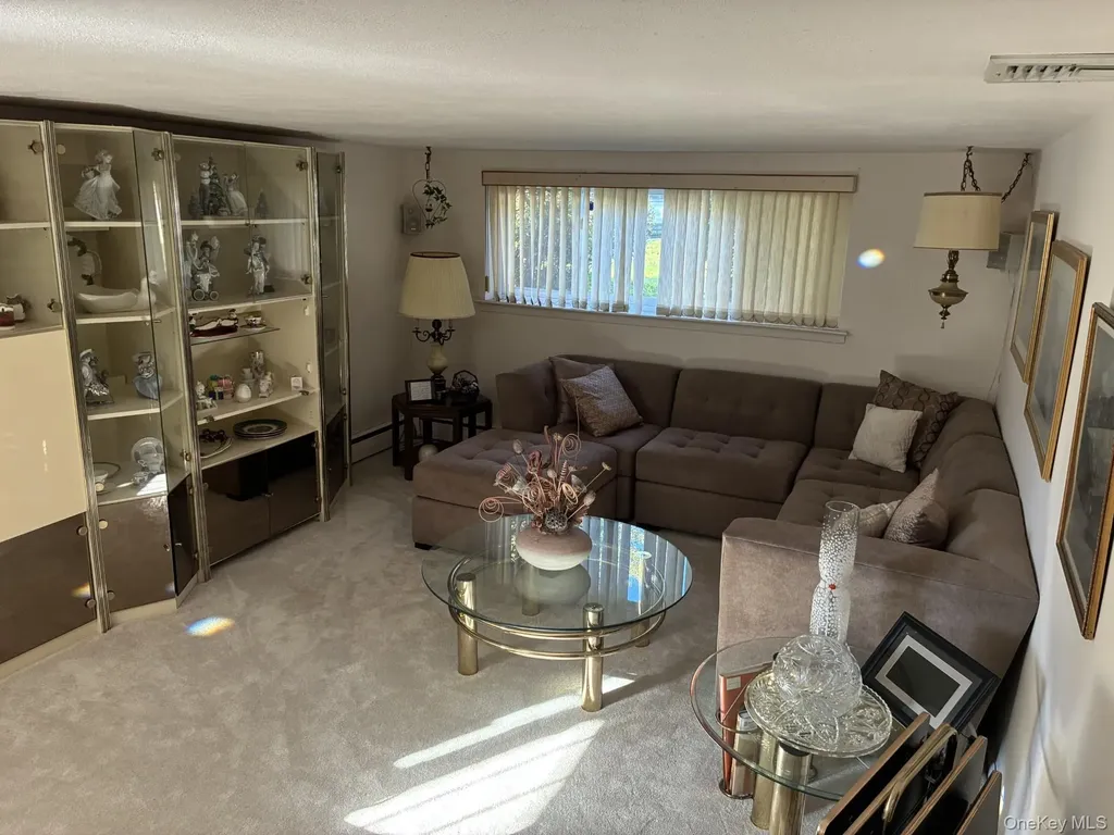 20 Shelbourne Lane Commack NY 11725