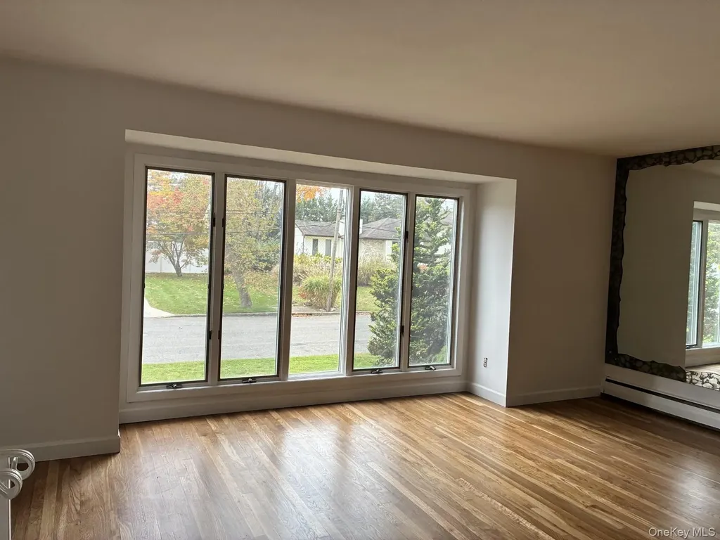 20 Shelbourne Lane Commack NY 11725