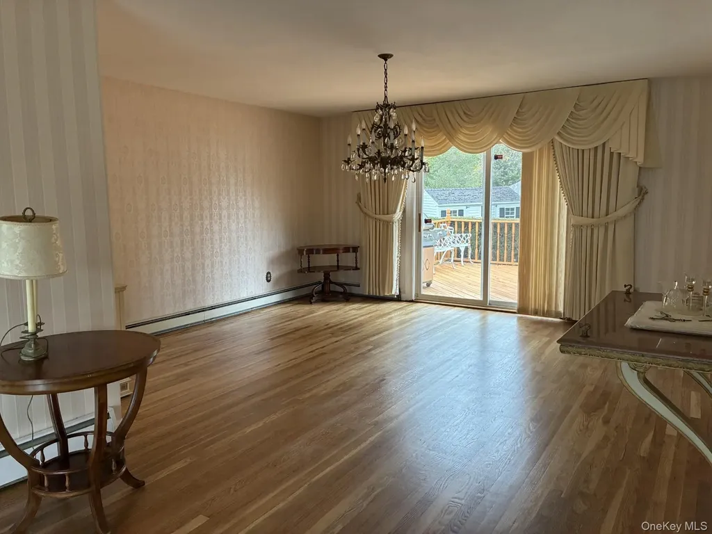 20 Shelbourne Lane Commack NY 11725