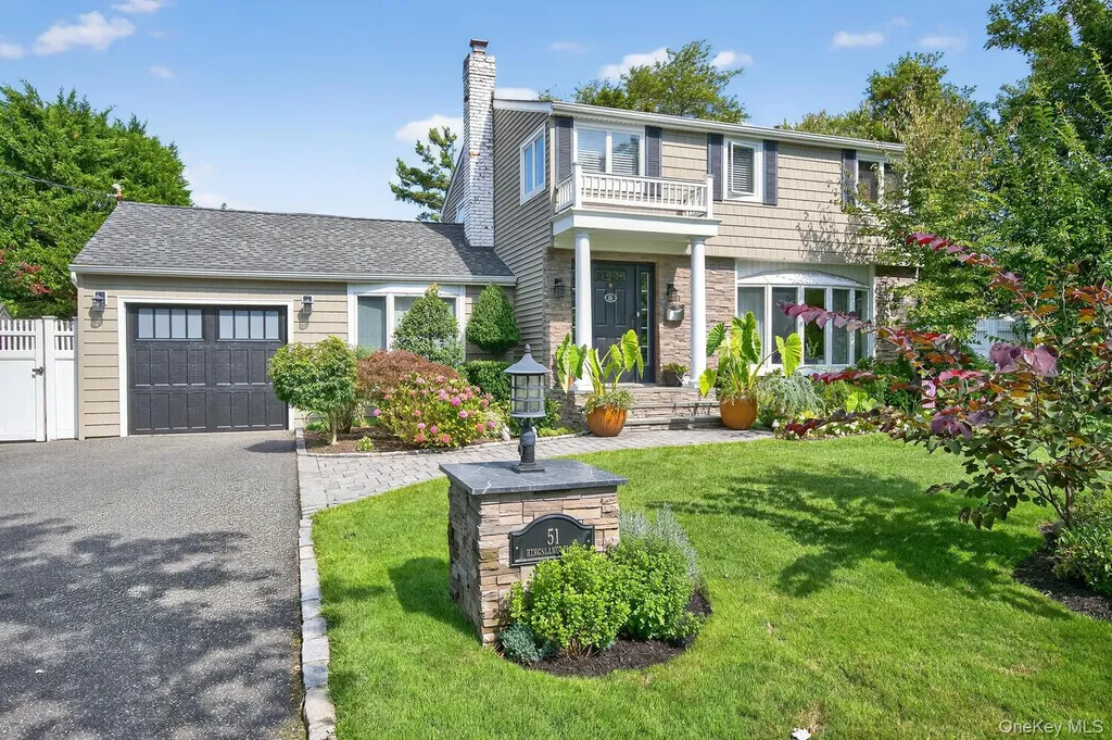 51 Kingsland Place Babylon NY 11702