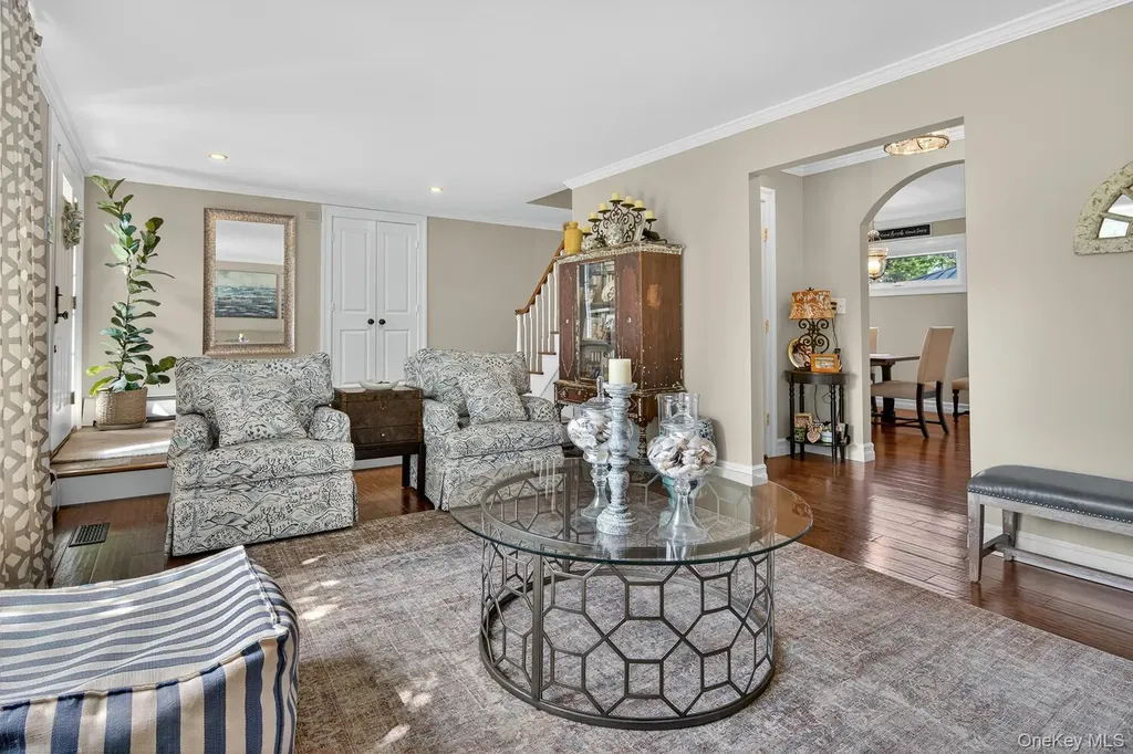 51 Kingsland Place Babylon NY 11702