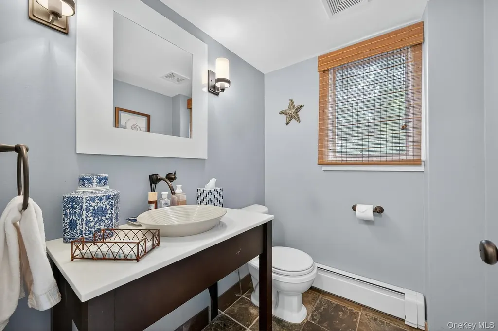 51 Kingsland Place Babylon NY 11702