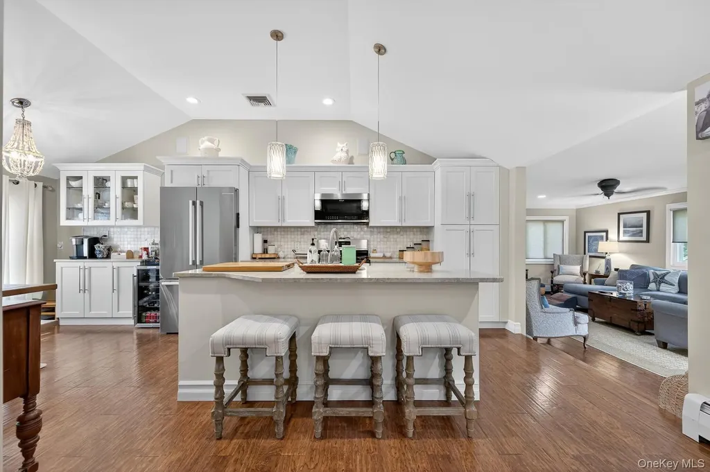 51 Kingsland Place Babylon NY 11702