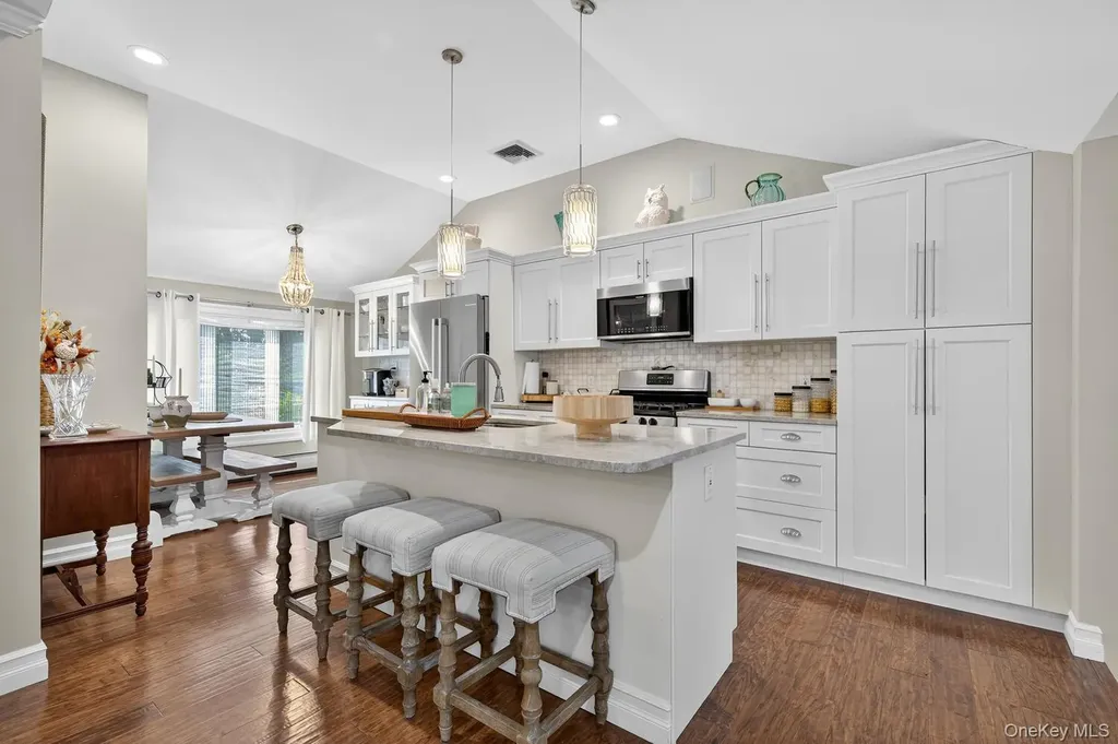 51 Kingsland Place Babylon NY 11702