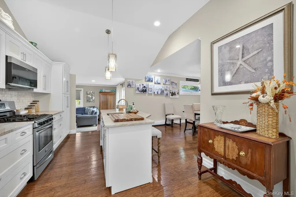 51 Kingsland Place Babylon NY 11702