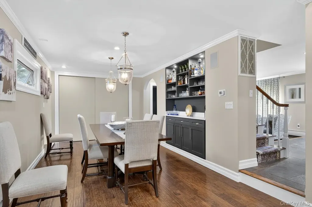 51 Kingsland Place Babylon NY 11702