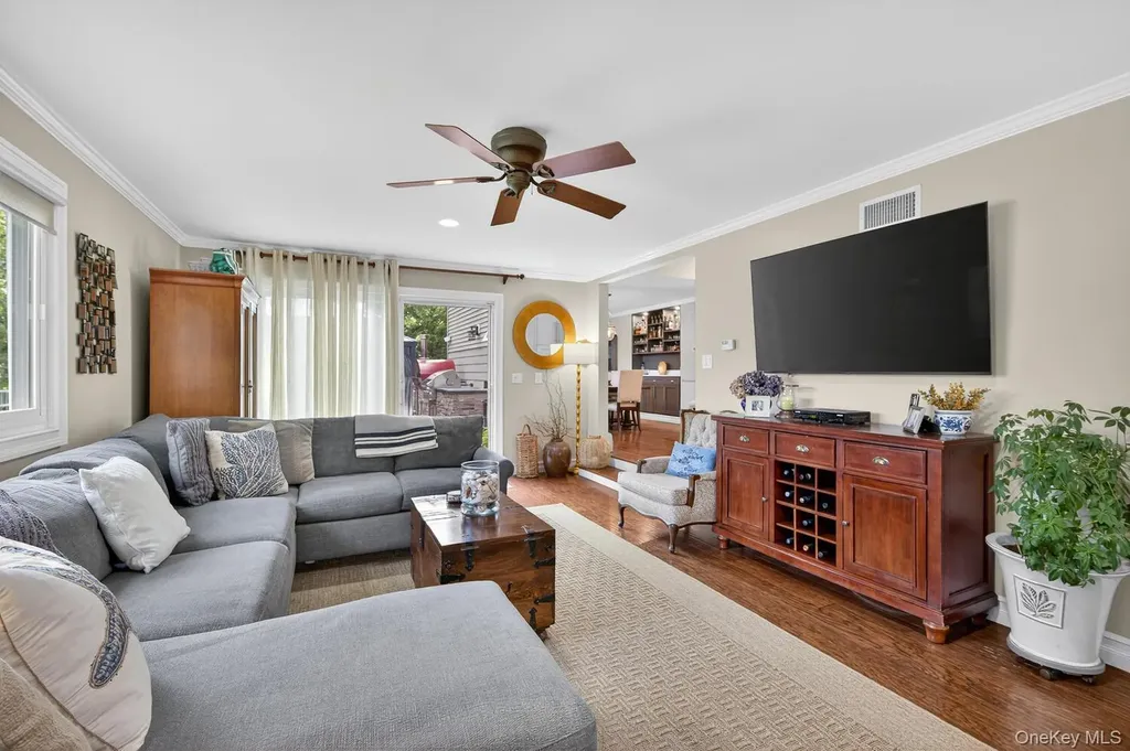 51 Kingsland Place Babylon NY 11702