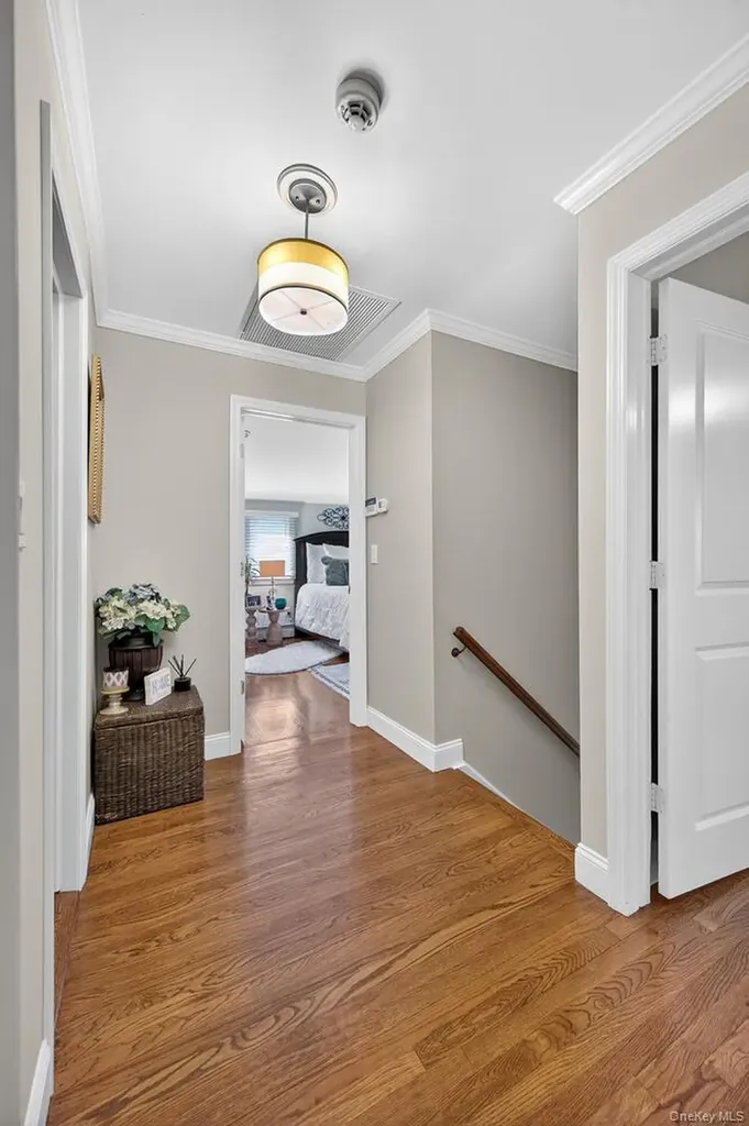 51 Kingsland Place Babylon NY 11702