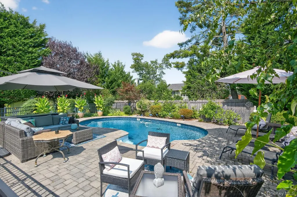 51 Kingsland Place Babylon NY 11702
