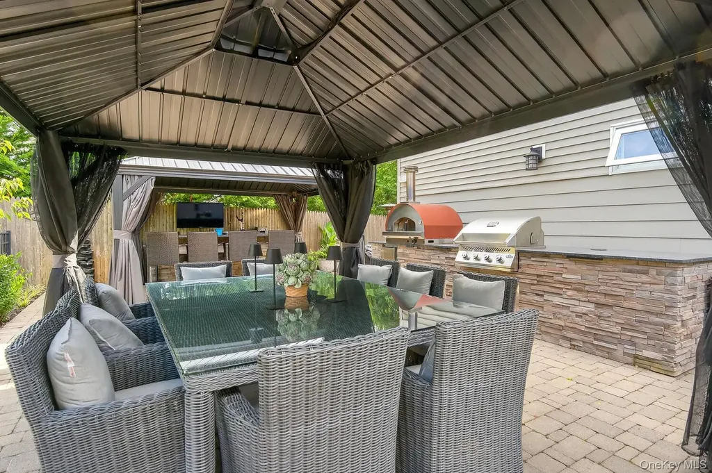 51 Kingsland Place Babylon NY 11702