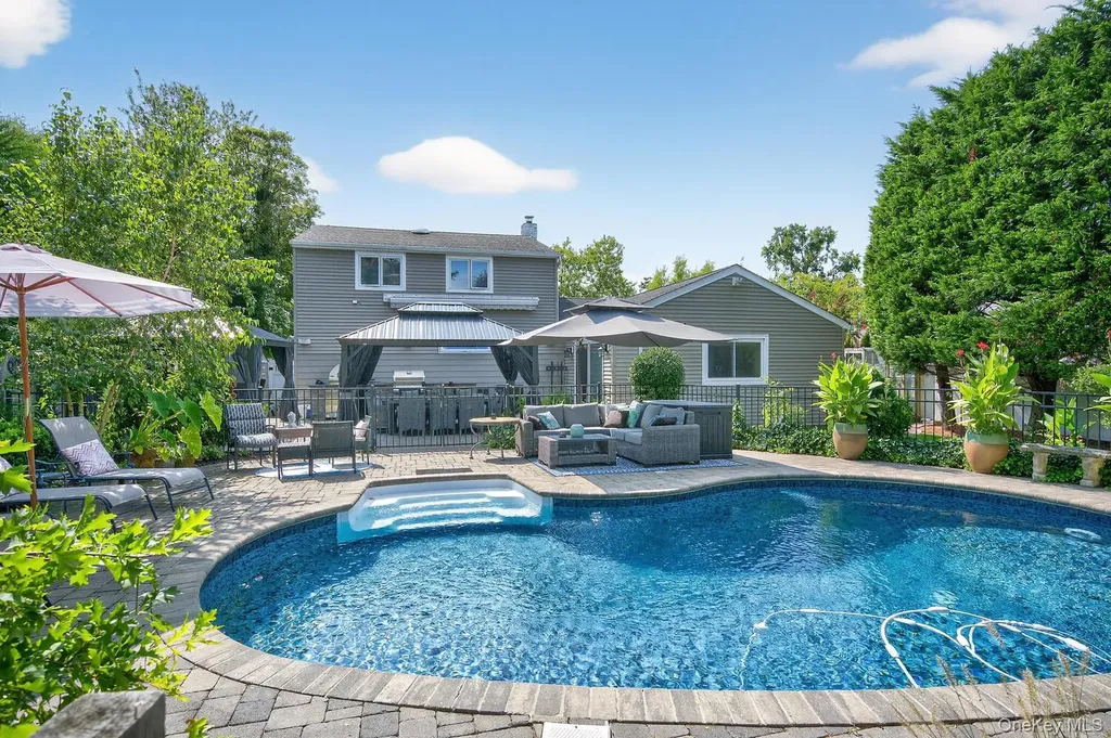 51 Kingsland Place Babylon NY 11702